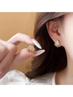 ESTAILO FASHION - White Gilded Stardust Shell Earrings for Women