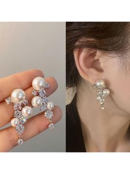 ESTAILO FASHION - White Moonlit Pearl Cluster Threads Earrings for Women