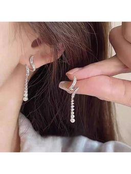 ESTAILO FASHION - White Silver Glimmer Droplet Earrings
