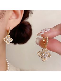 ESTAILO FASHION - White Gilded Nacre Hoops Earrings