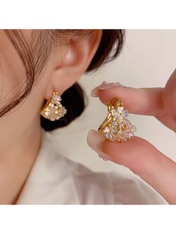 ESTAILO FASHION - White Moonlit Magnolia Hoop Earrings