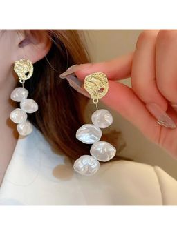 ESTAILO FASHION - White Sculpted Sea-Foam Dangles Earrings