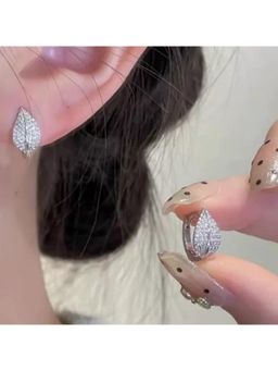 ESTAILO FASHION - White Sterling Sage Studs Earrings