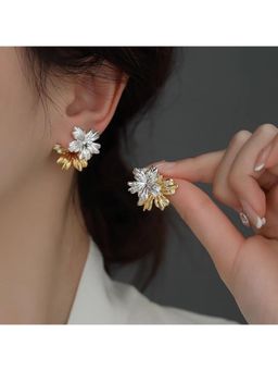 ESTAILO FASHION - Multi-Color Two-Tone Petals Studs Earrings