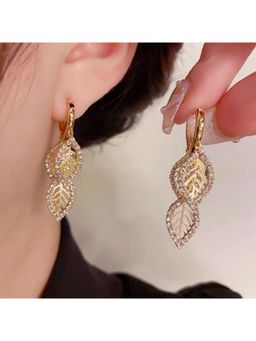 ESTAILO FASHION - White Golden Leaf Tassels Drop Earrings