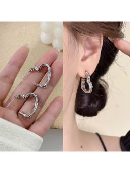 ESTAILO FASHION - Silver Lumine Heart Earrings