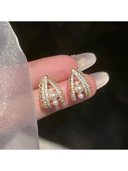 ESTAILO FASHION - White Golden Dewdrop Pearl Earrings