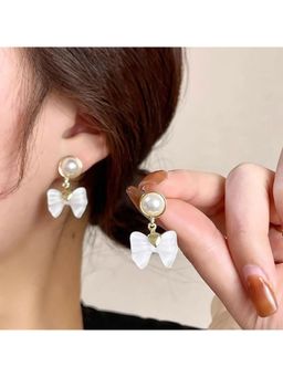 ESTAILO FASHION - White Mini Heart Bow Delight Earrings