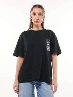 Bewakoof - Women's Black Ichiraku Ramen Shop Graphic Printed Oversized T-shirt