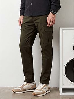 WROGN - Men Olive Straight Fit Solid Cargo Trouser
