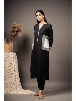 Taraasi - FUSED FRAMES' Black Handwoven Muslin Cotton Kurta