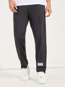 Styli - Men Black Straight Fit Solid Track Pant with Slant Pocket