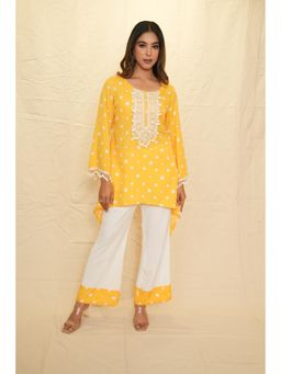 Rabnoor K Sethi - Yellow Sunflower Asymmetrical Tunic with Pant (Set of 2)