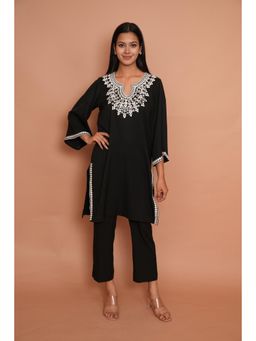 Rabnoor K Sethi - Black Kurta with Pant (Set of 2)
