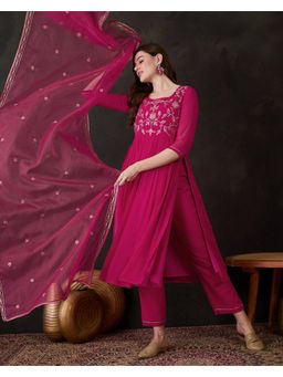 Gahan - Pink Georgette Zari Embroidered Kurta with Pant & Organza Dupatta