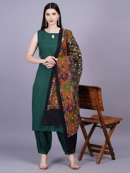 Gahan - Womens Green Rayon Kurta with Salwar & Dupatta