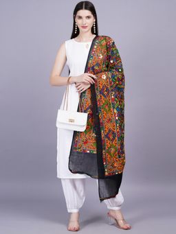 Gahan - Womens White Rayon Kurta with Salwar & Dupatta