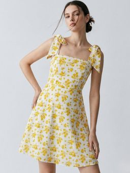 Outzidr - Yellow Shoulder Tie-Up Waist Fitted Dress