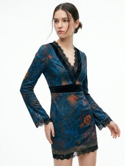 Outzidr - Navy Blue Lace Detail Printed Bodycon Dress