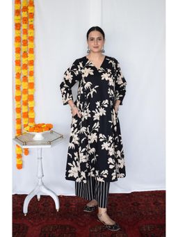 HOUSE OF MOXA - Black Floral Kurta With Striped Palazzo (Set of 2)