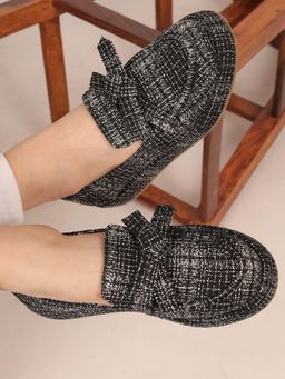 GLAM STORY - Patakha Guddi Black Handcrafted Loafers