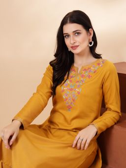 Nayam by lakshita - Embroidered Round Neck Straight Kurta and Pant (Set of 2)