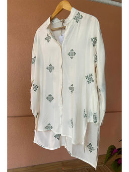 Kapraaha - Ivory Green Embroidered Muslin Shirt