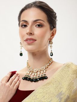 Abdesigns - Green & White Delightful Stone Choker with Earrings