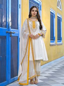 Vaamsi - Off White Silk Blend Embroidered Kurta with Pant and Dupatta (Set of 3)
