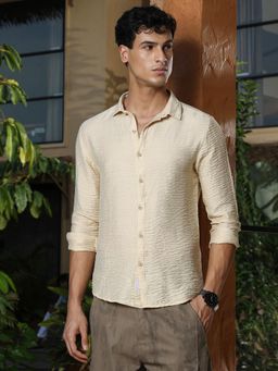 Campus Sutra - Men's Cream Solid Creased-Tactile Casual Shirt