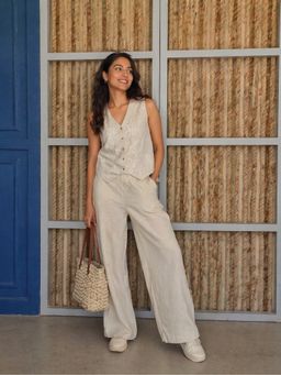 WE'AVE BY SHUBHKARI - Women Beige Chambray Embroidered Co-Ord Set