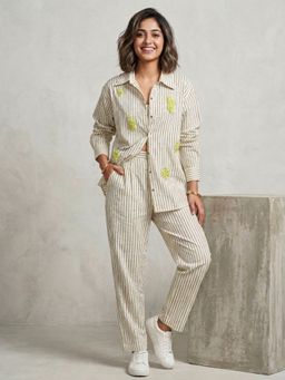WE'AVE BY SHUBHKARI - Women Off White Chambray Embroidered Co-Ord Set