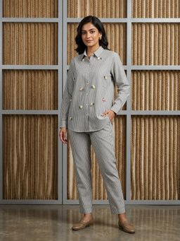 WE'AVE BY SHUBHKARI - Women Grey Chambray Embroidered Co-Ord Set
