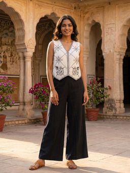 WE'AVE BY SHUBHKARI - Women White Cotton Flex Embroidered Co-Ord Set