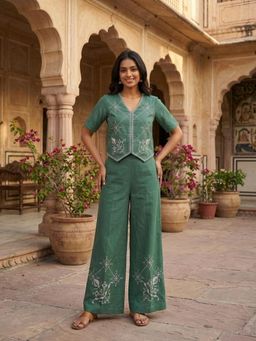 WE'AVE BY SHUBHKARI - Women Green Rayon Slub Embroidered Co-Ord Set