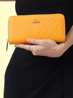 Lavie - Chevron Women's zip around wllet (Ocher) (L)
