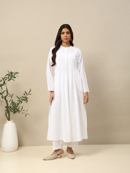 Garden VARELI - Women Embroidered Cotton Kurta with Pant