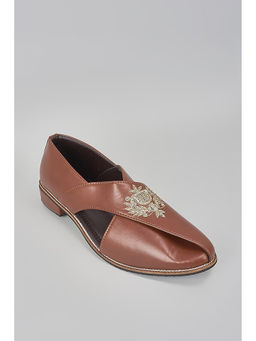 RNG Safawala - Brown Embroidered Peshawaris Juttis