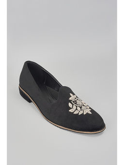 RNG Safawala - Black Embroidered Juttis