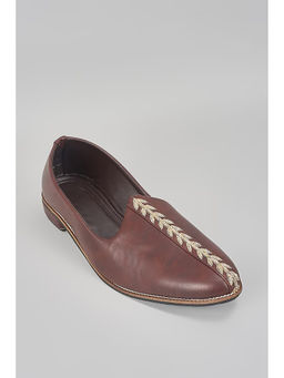 RNG Safawala - Brown Embroidered Juttis
