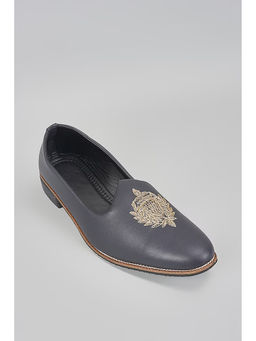 RNG Safawala - Black Self Design Embroidered Juttis