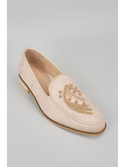 RNG Safawala - Nude Embroidered Juttis