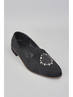 RNG Safawala - Black Embroidered Juttis