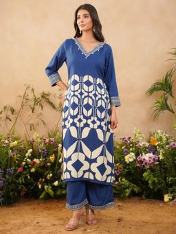 Autumnlane - Rabha Hibis Printed Kurta and Pant