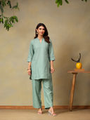 Green color option, Sold out, Currently selected