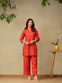 Red color option, Sold out, Currently selected
