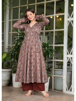 ESTELA - Women Maroon Paisley Printed Angarkha Kurta and Pant