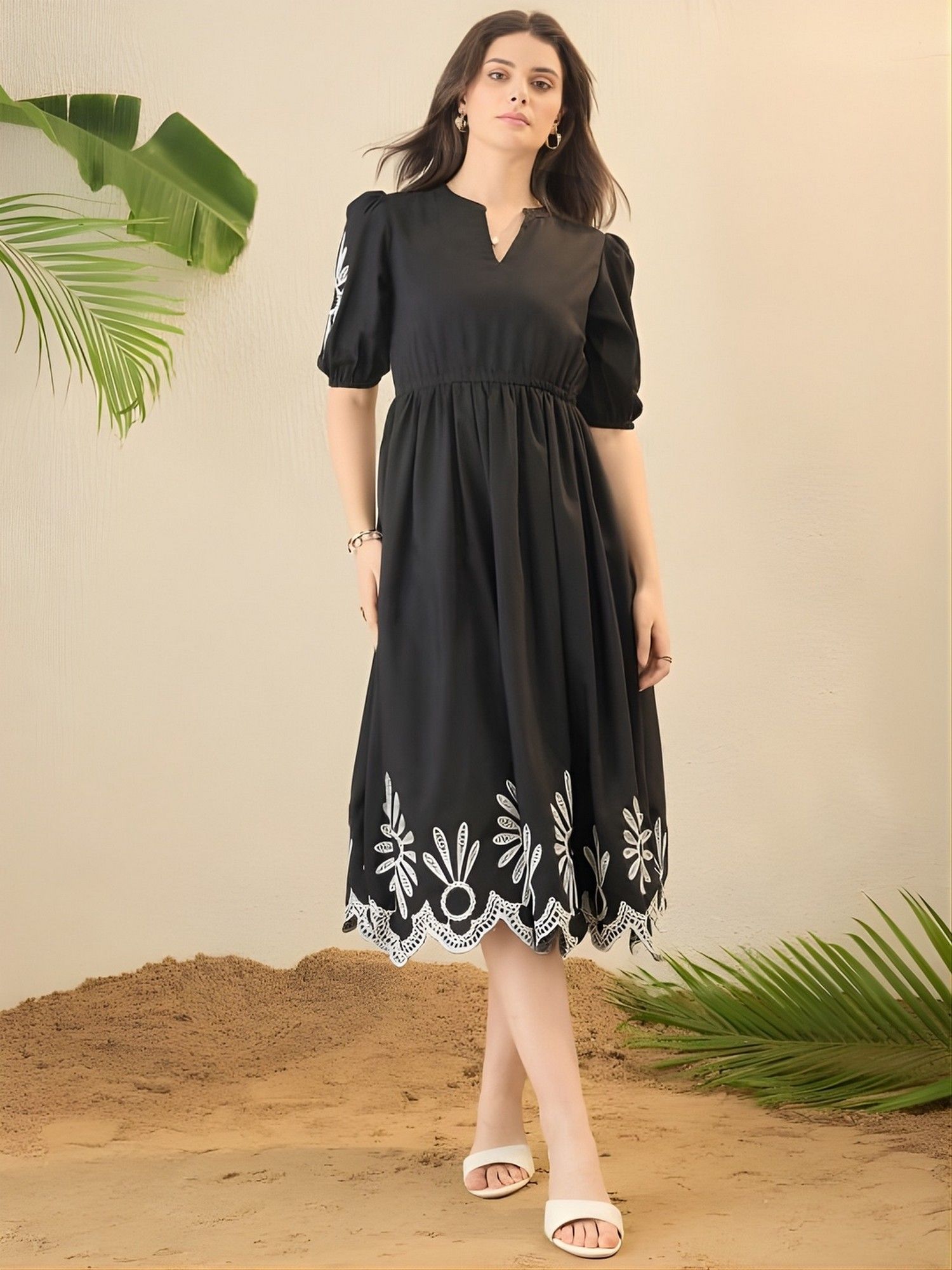 estela Women Embroidered Black Hemline A-Line Dress-picture-10