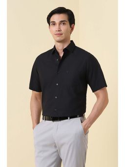 Allen Solly - Men Black Regular Fit Solid Half Sleeves Casual Shirt