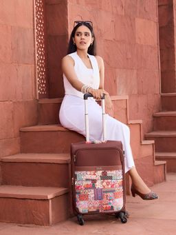 Zouk - Kutch Gamthi Avasa Trolley Bag
